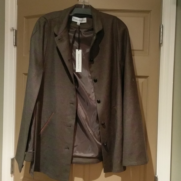 Amazing Ellsworth and Ivey cape - Picture 1 of 6